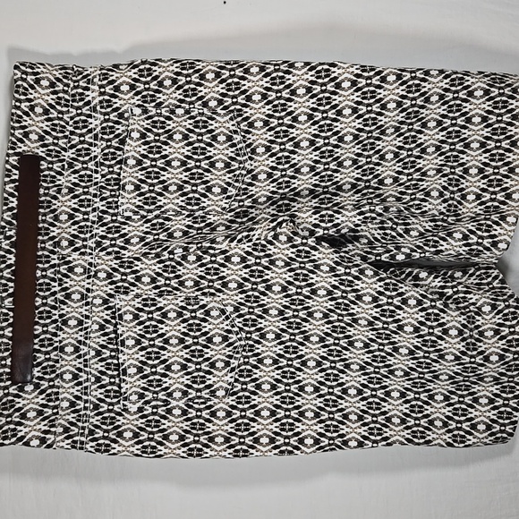 Ruby Rd.  Brown & White Stretch Bermuda Shorts Size 16 - Picture 2 of 4